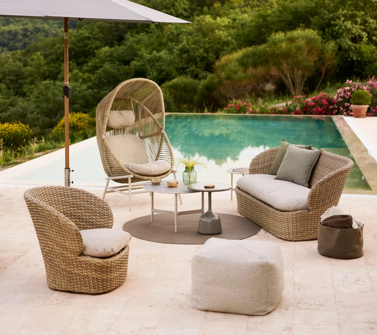Coast lounge chair w/swivel