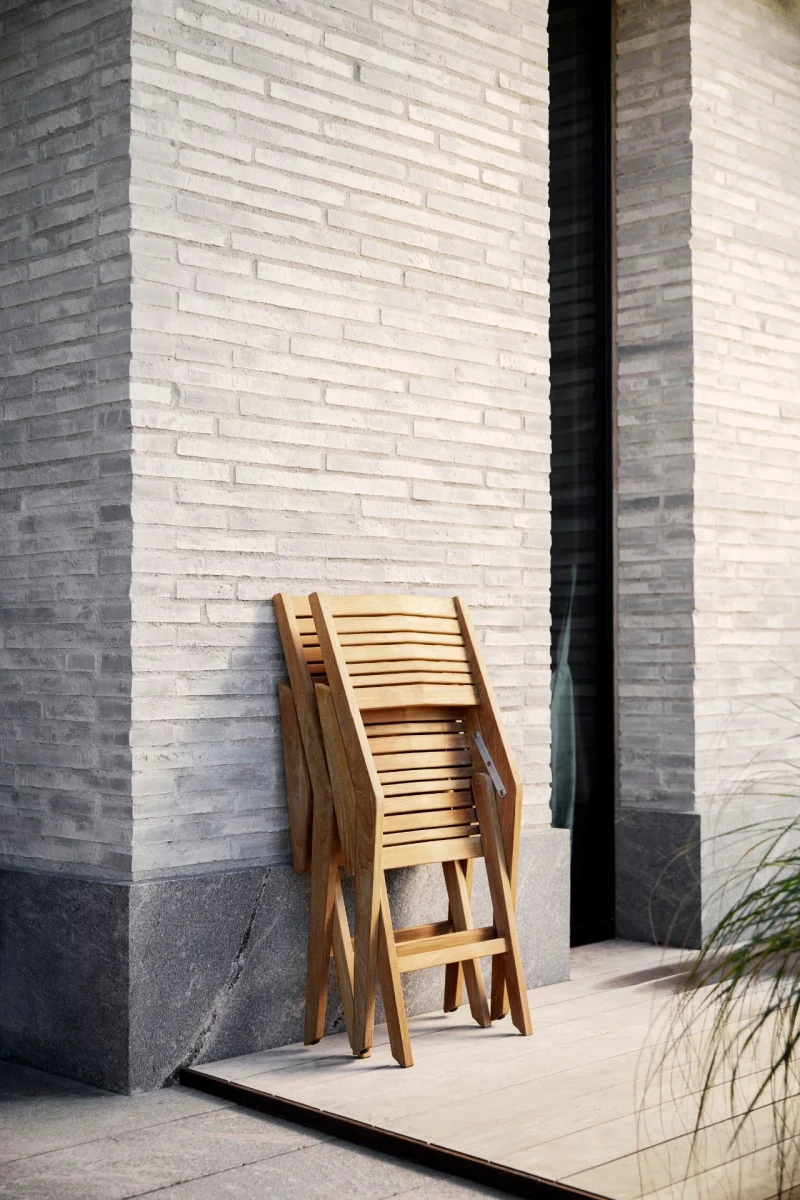 Flip chair