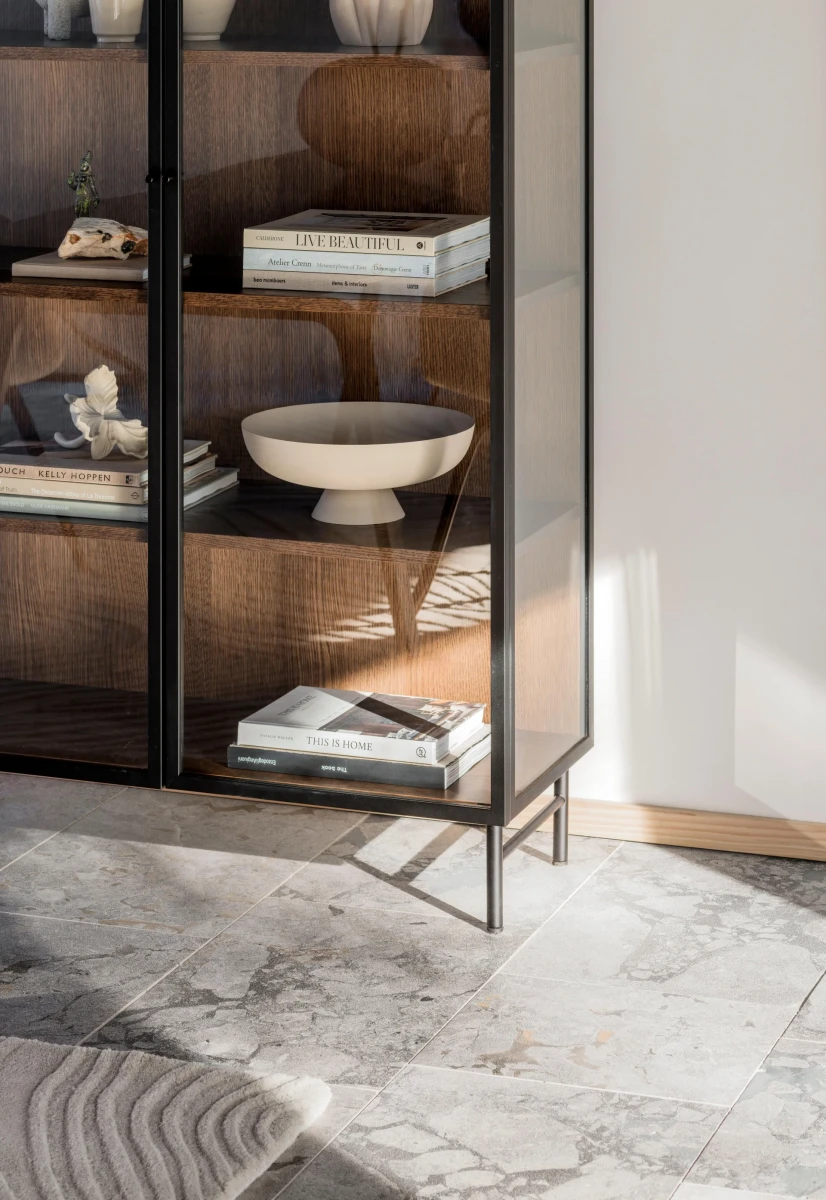 Lund glass skapis