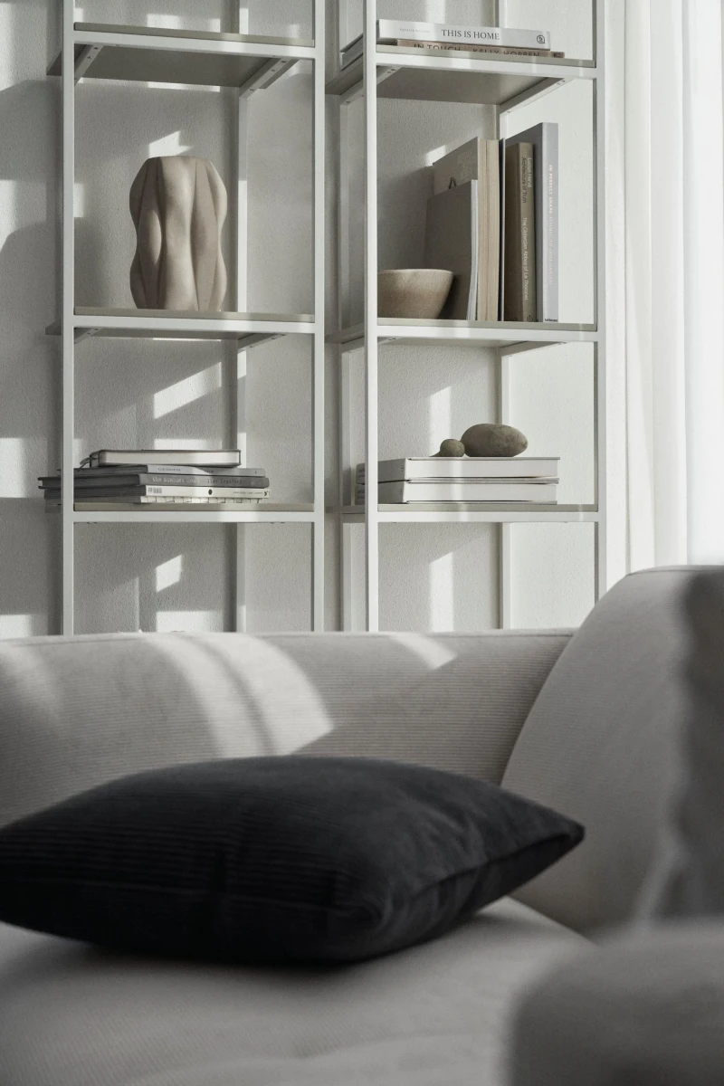 Bordeaux wall system lacquered