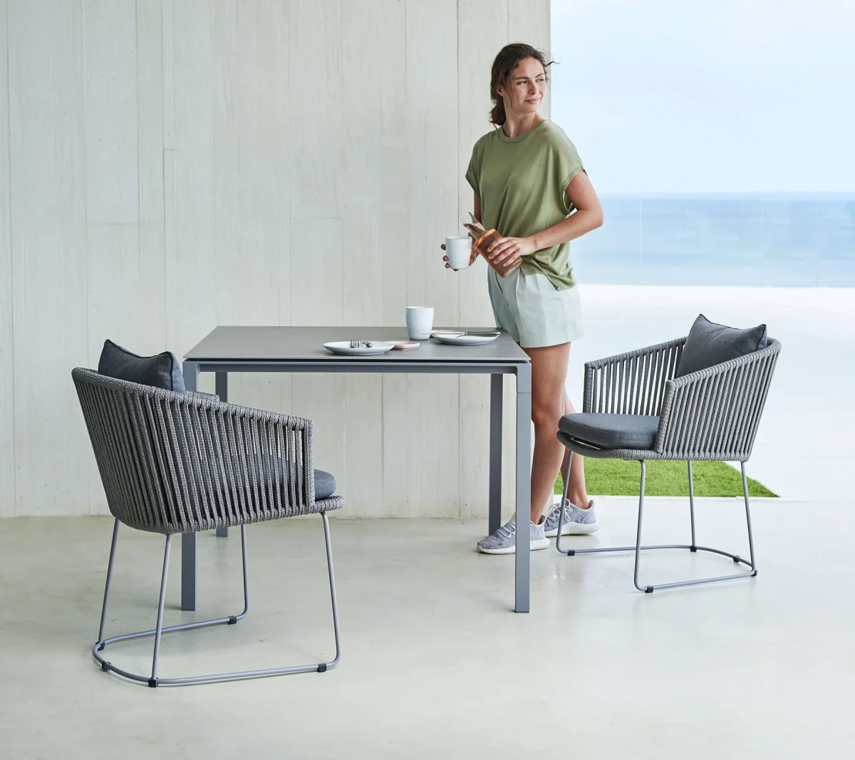 Pure dining table base, 100x100 cm