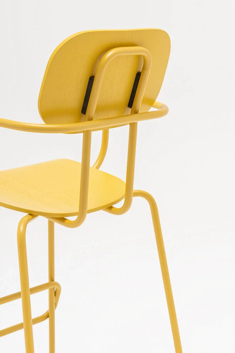 New School augstais krēsls