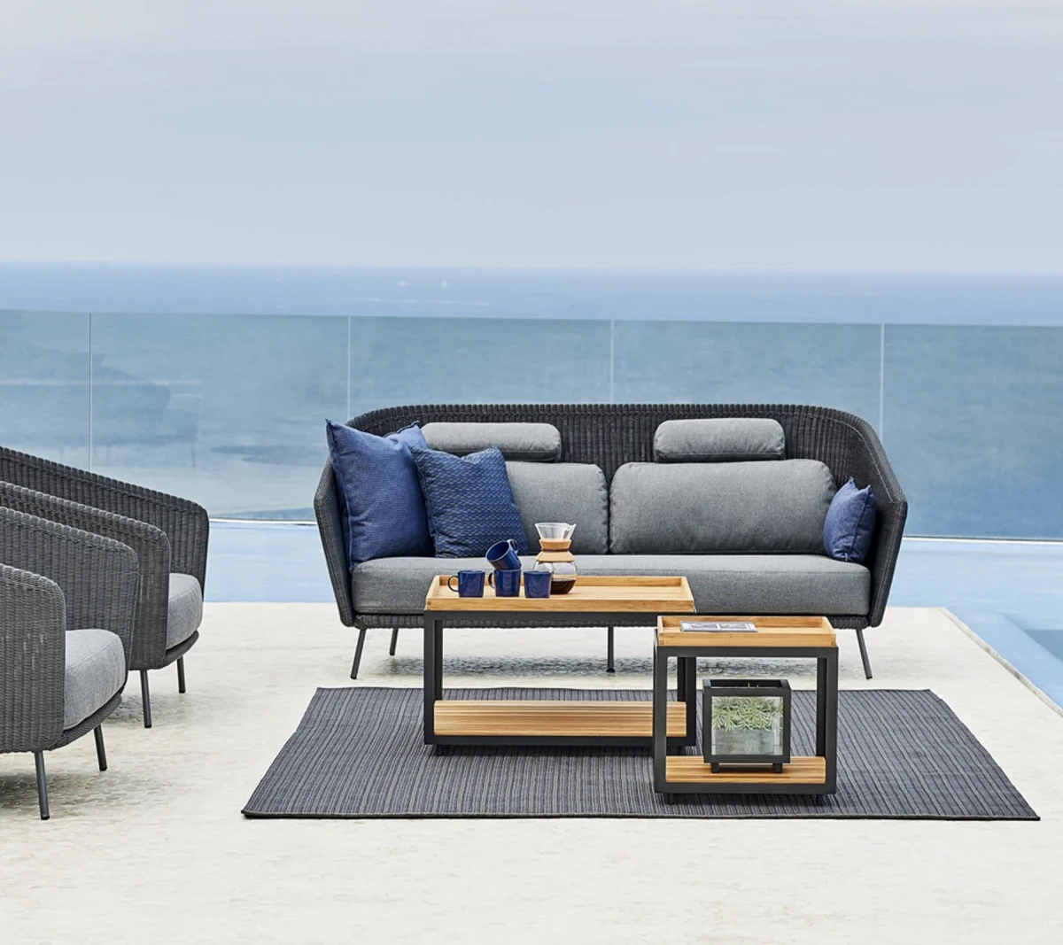Level coffee table base small