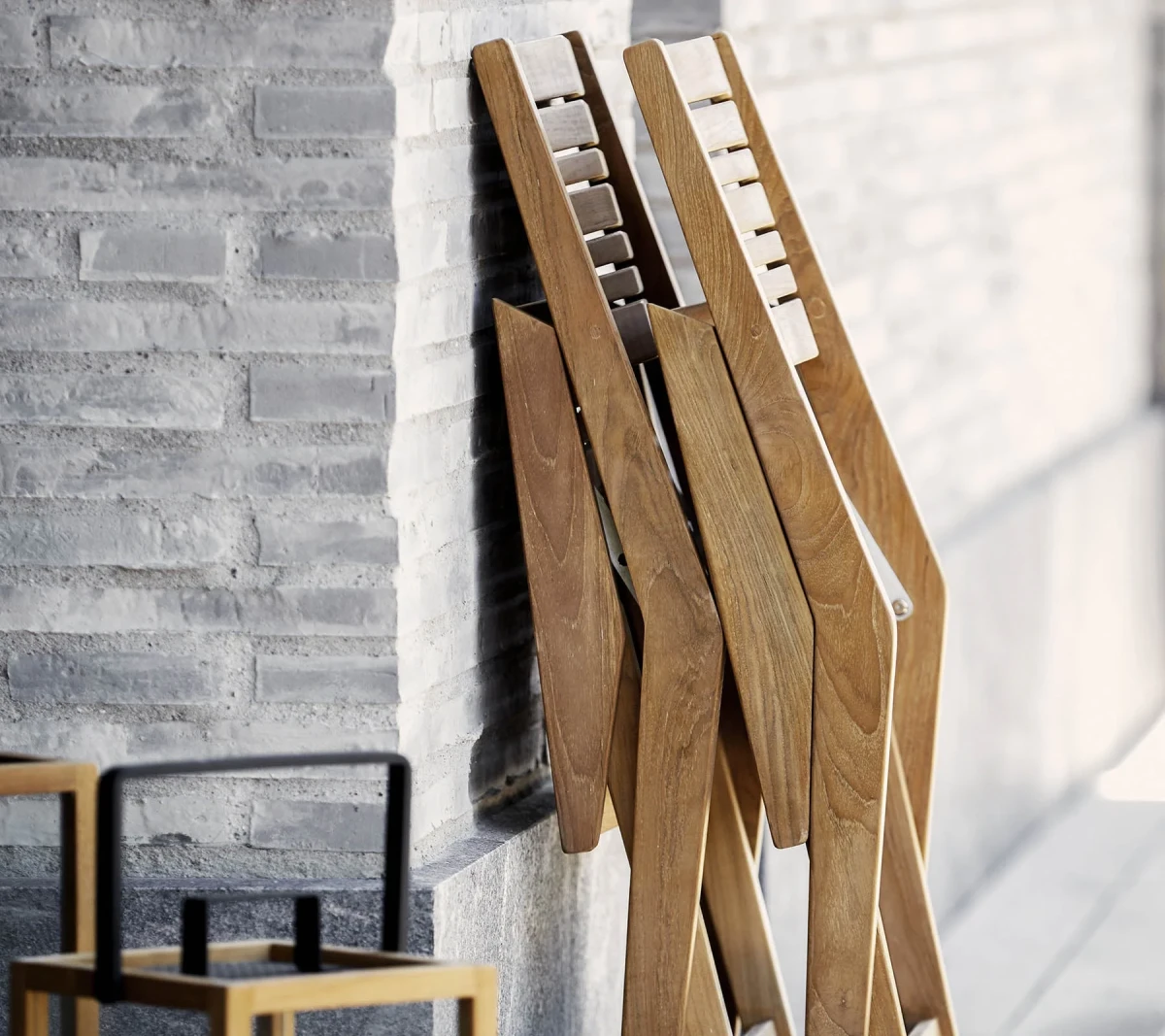 Flip folding atzveltnes krēsls