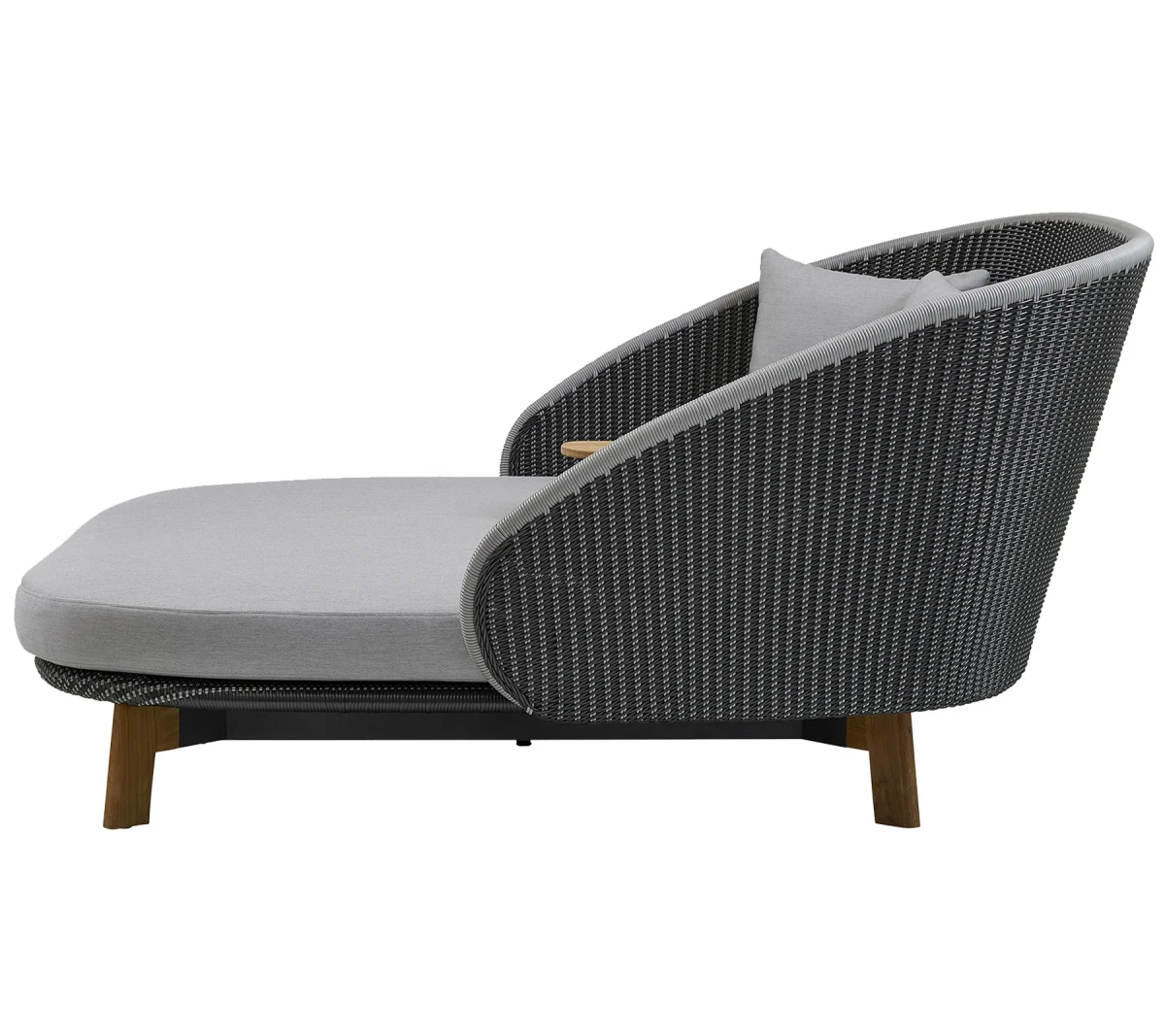 Peacock daybed w/teak legs incl. table