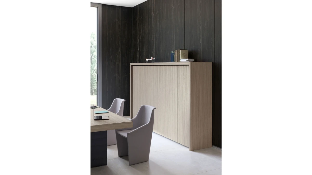 JERA executive desk