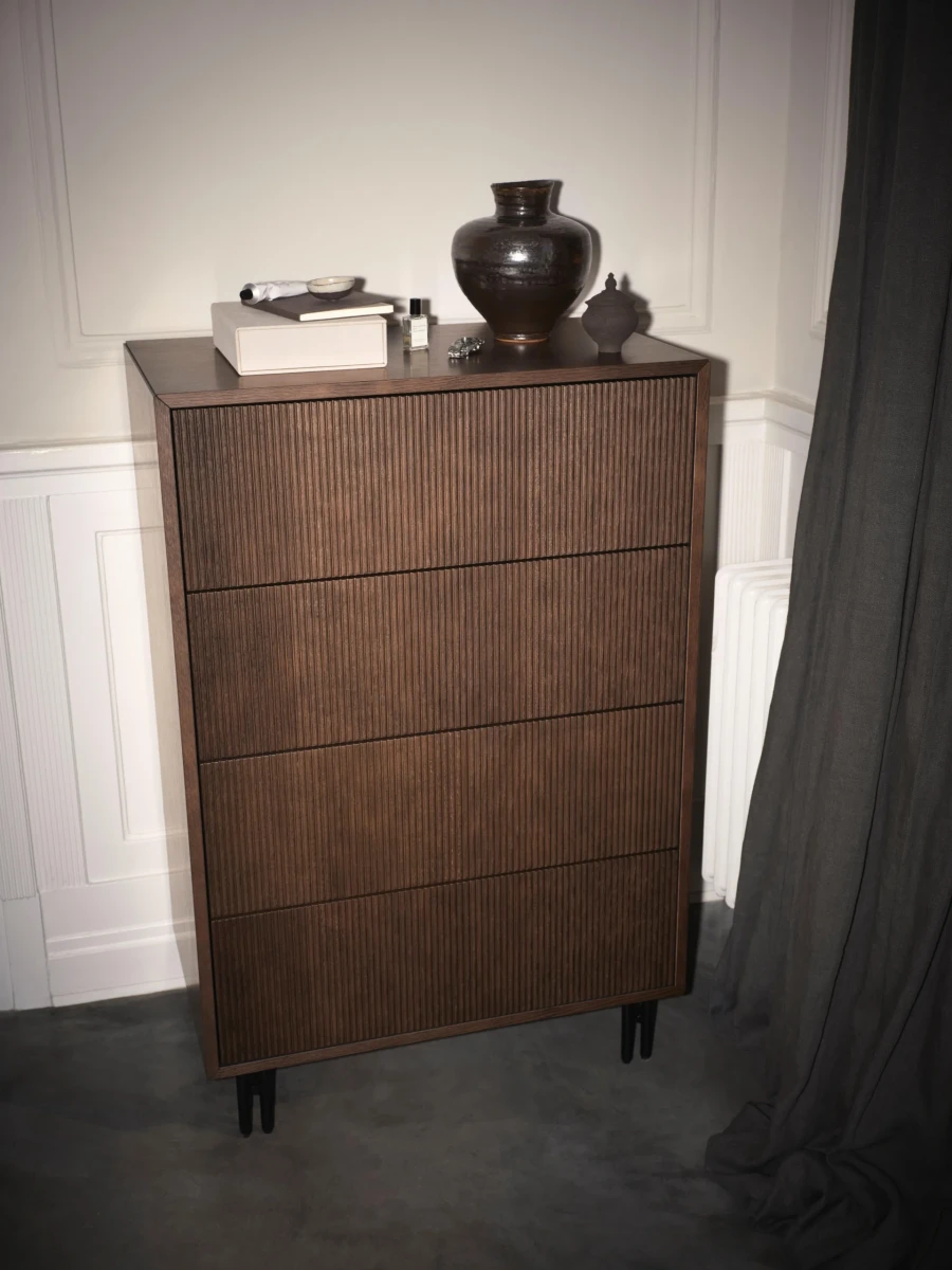 Element dresser with 4 drawers
