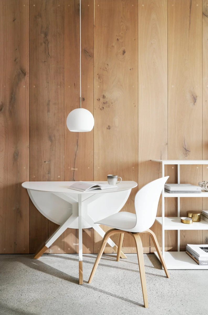 Billund round dining table