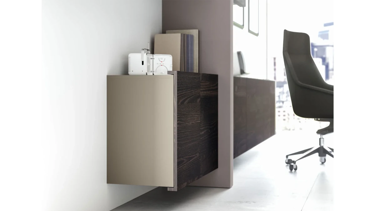 JERA executive desk