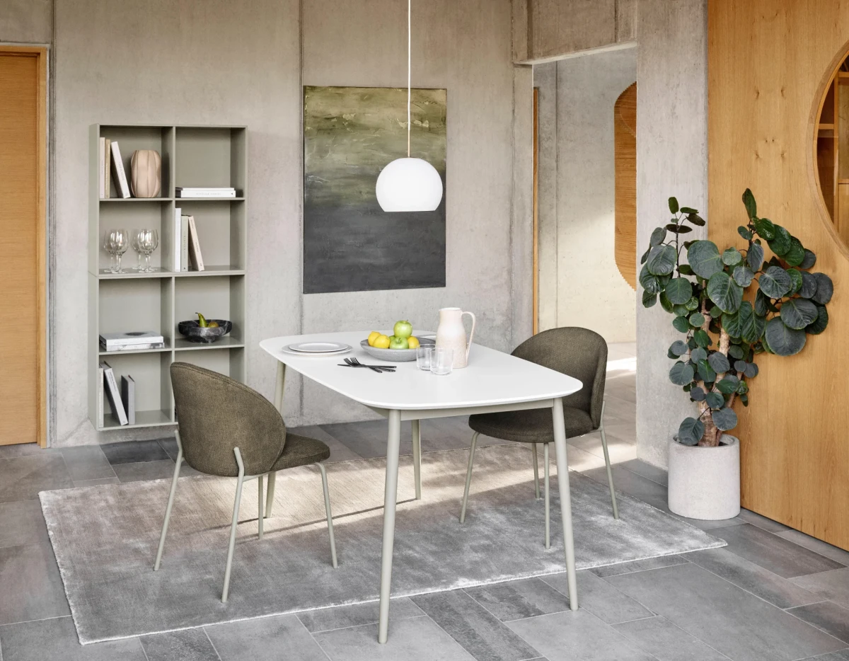 Kingston dining table