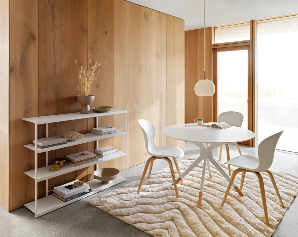 Billund round dining table