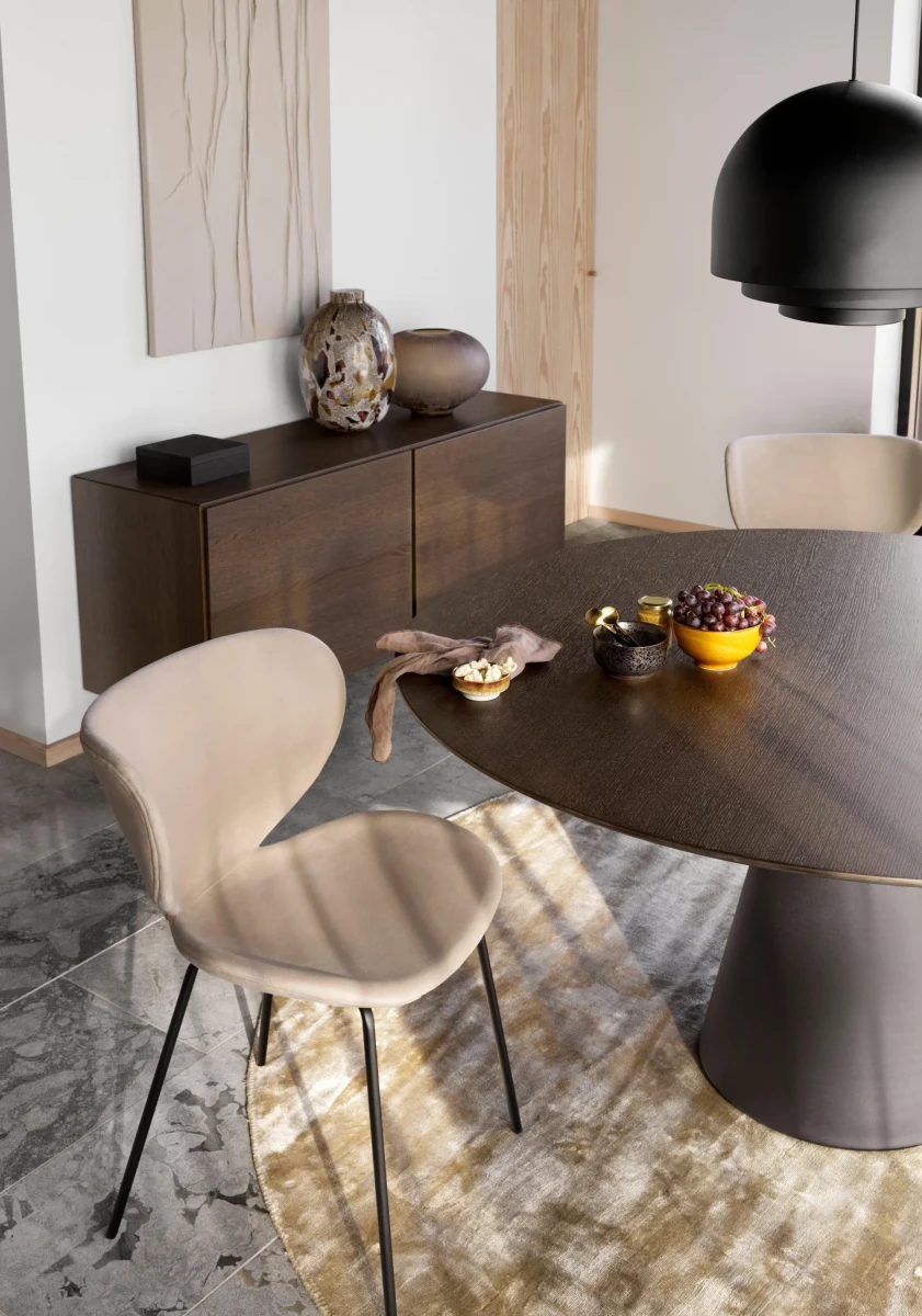 Madrid dining table