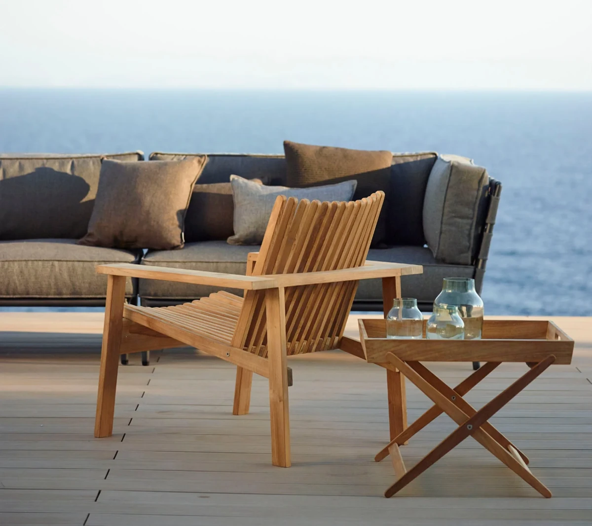 Amaze lounge chair, stackable