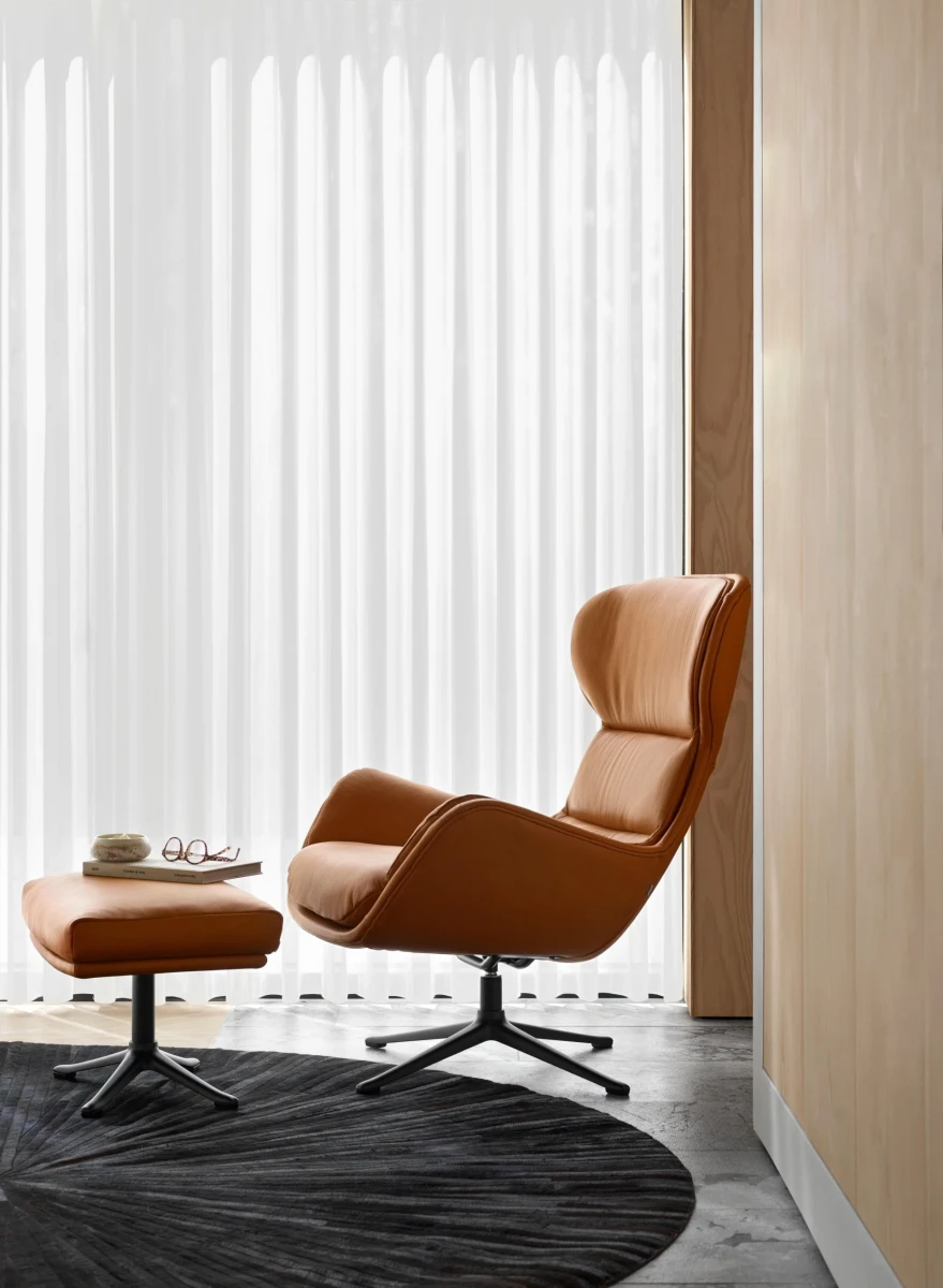 Reno armchair with swivel function