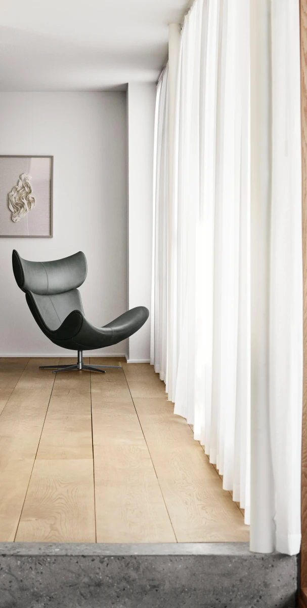 Imola armchair