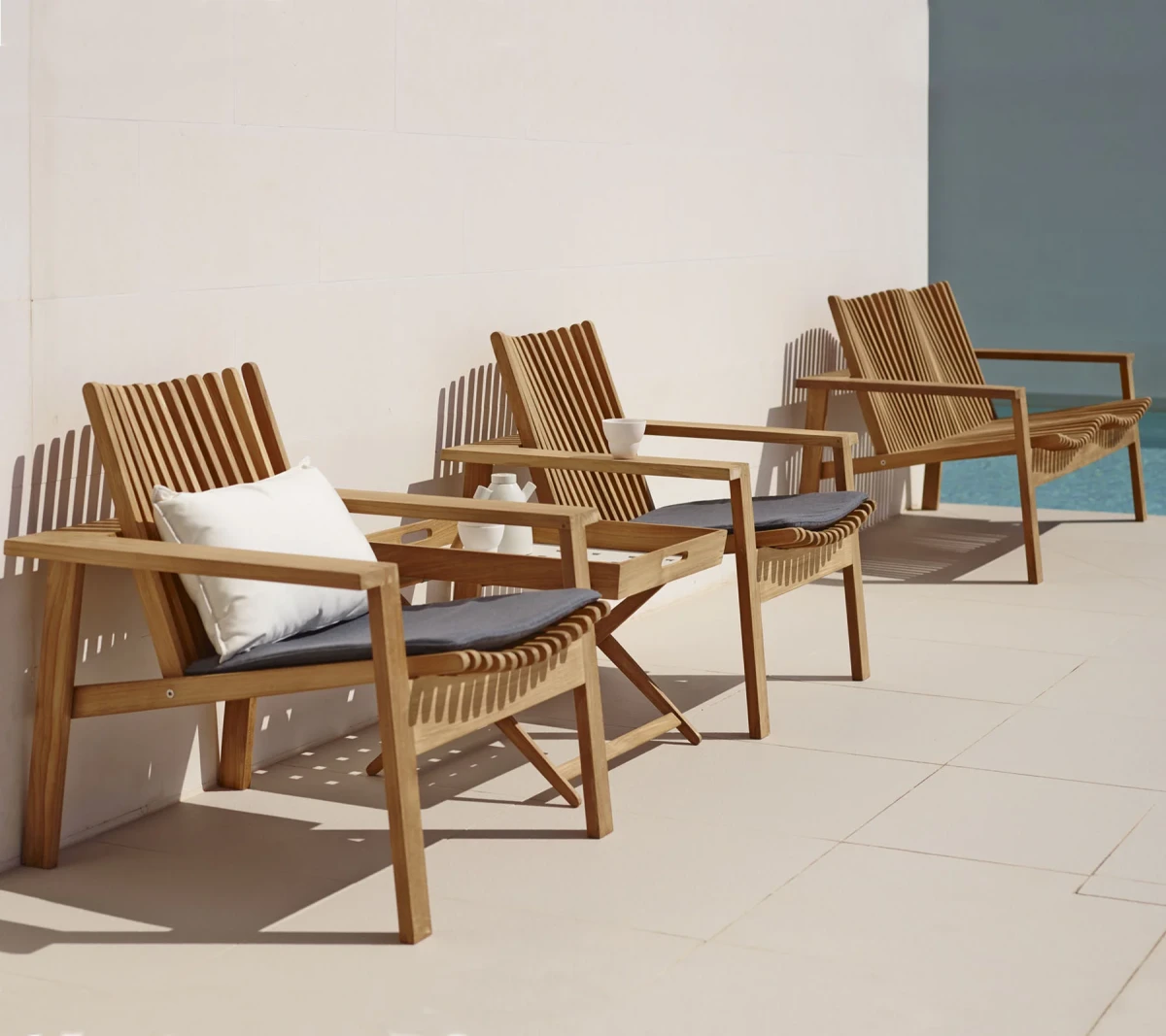 Amaze 2-seater sofa, stackable