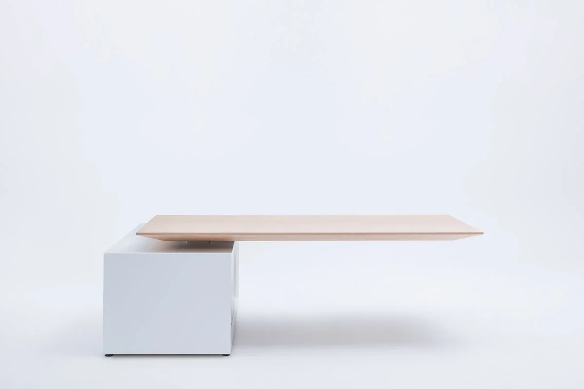 GRAVITY executive desk