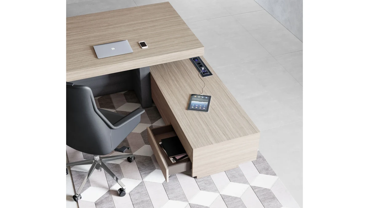 JERA executive desk