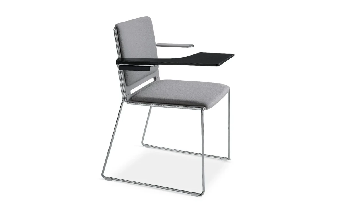 LaFilo with table