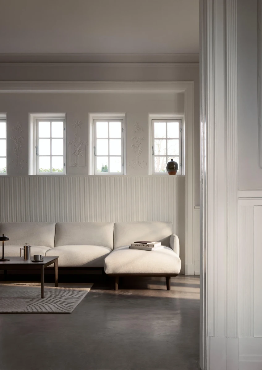 Aarhus sofa with chaise longue right